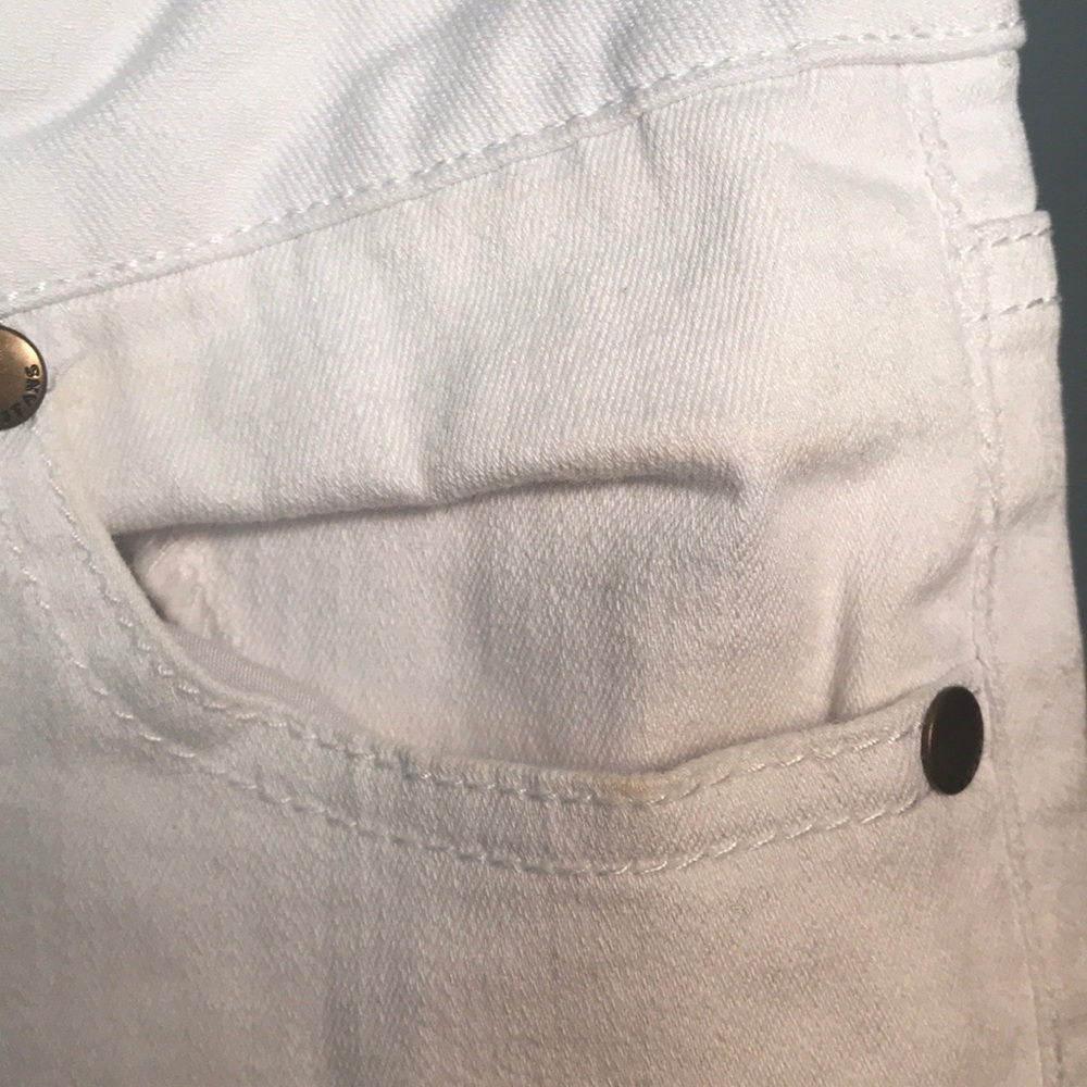 White Capris - Picture 15 of 16